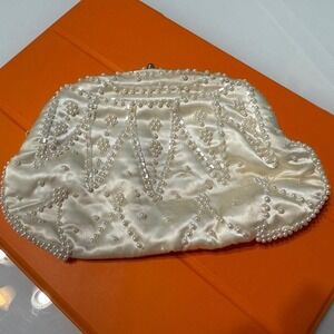 Pearl, satin and‎ silver clutch bag with chain